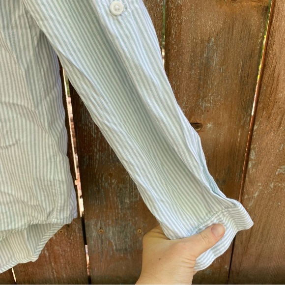 Beachlunchlounge Women’s Blue White Stripe Smocked Button Down Shirt Small - Picture 8 of 13